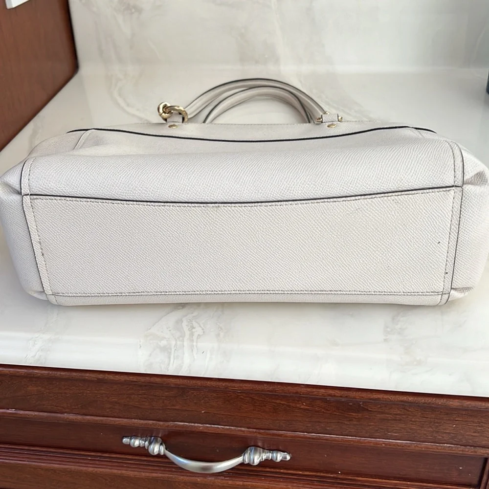 Coach Pocketbook - Picture 3 of 6